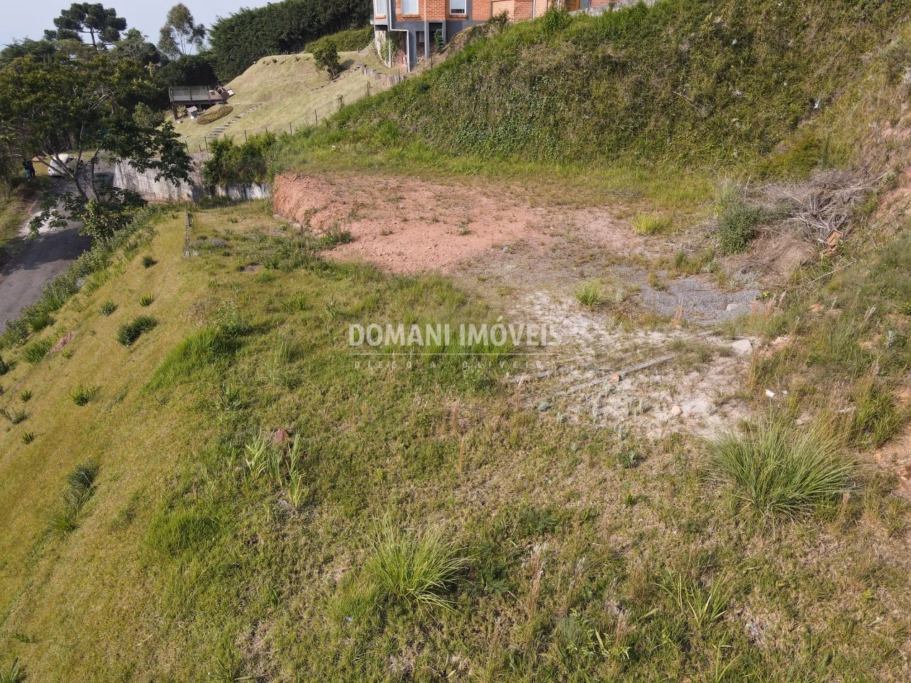 Terreno de 1.010 m² em Campos do Jordão, SP