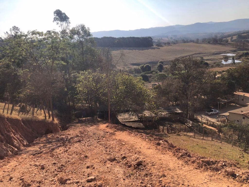 Small farm of 8 acres in Pouso Alegre, MG, Brazil