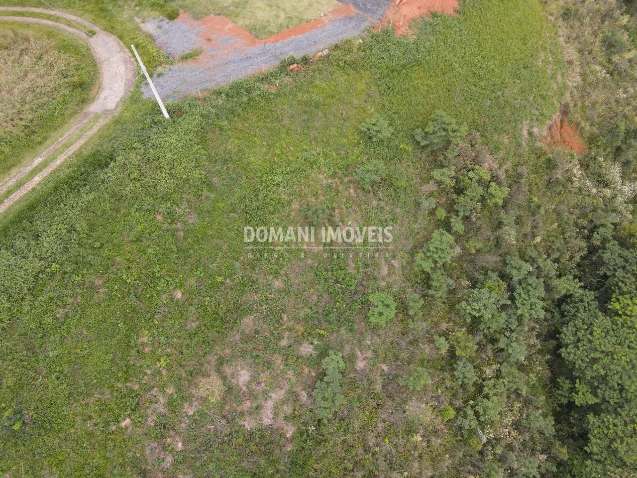 Terreno de 2.200 m² em Santo Antônio do Pinhal, SP