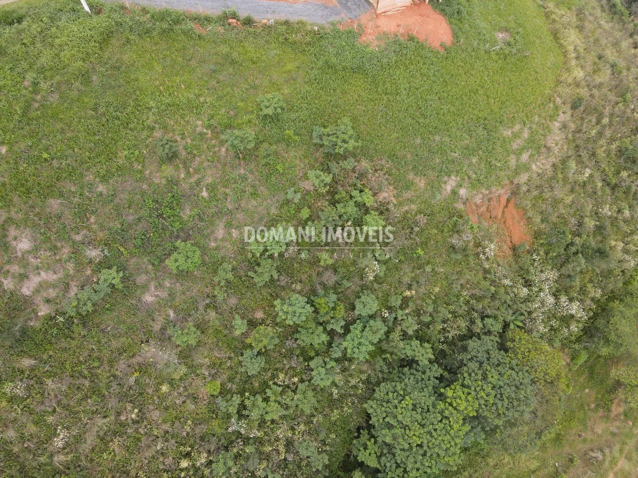 Terreno de 2.200 m² em Santo Antônio do Pinhal, SP