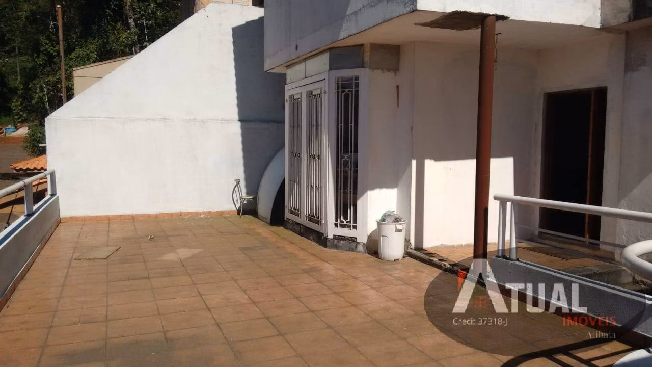 Casa de 400 m² em Mairiporã, SP