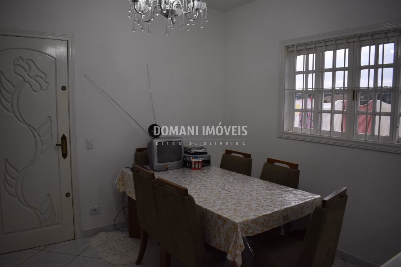Casa de 360 m² em Campos do Jordão, SP
