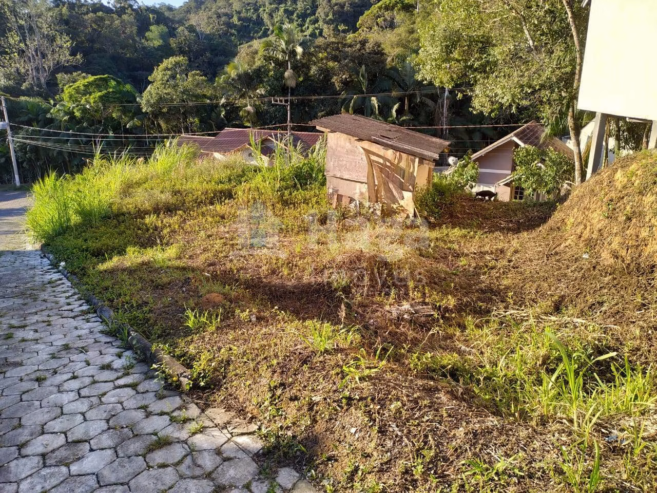 Terreno de 351 m² em Brusque, SC