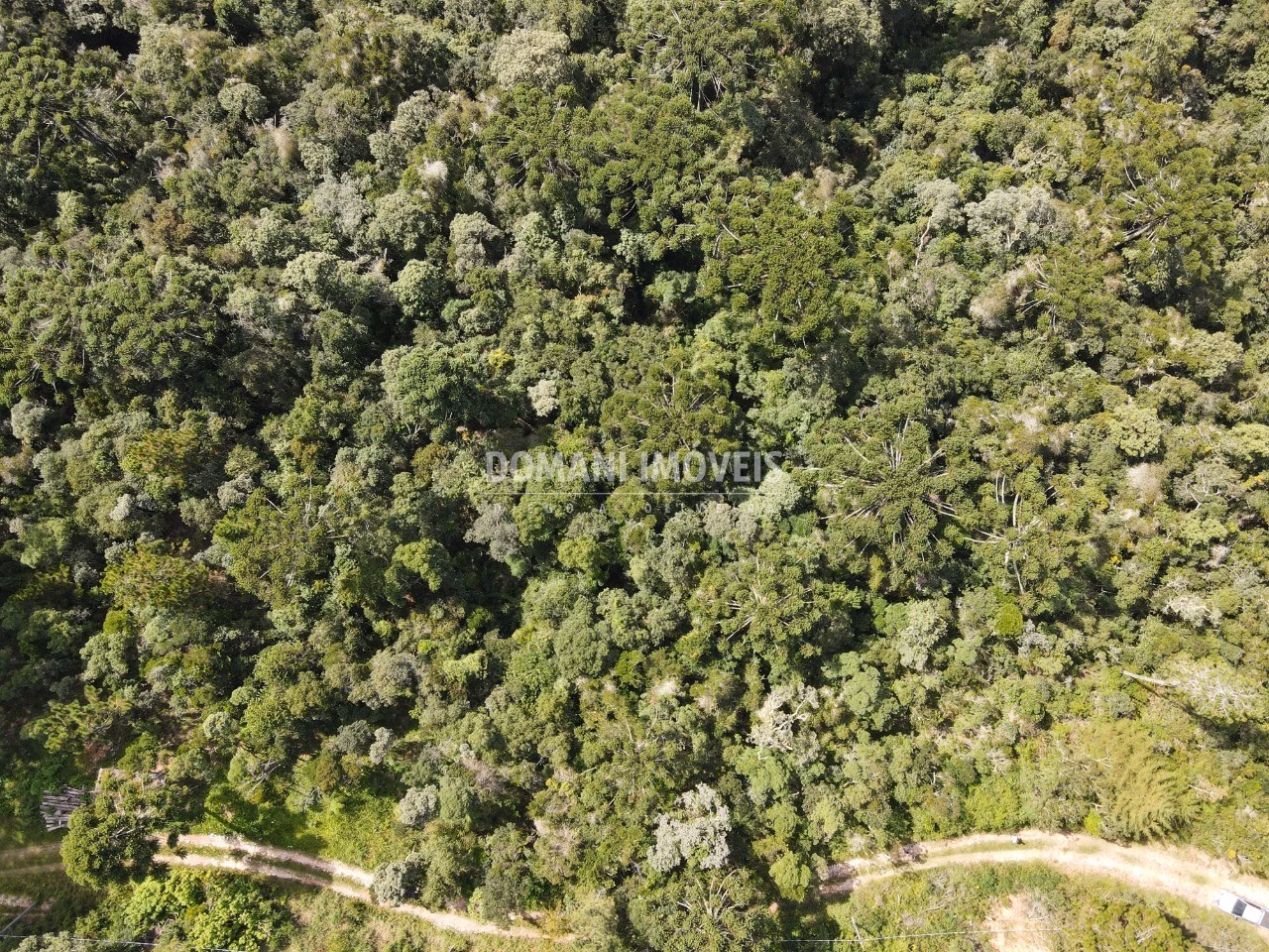 Terreno de 5,100 m² em Campos do Jordão, SP