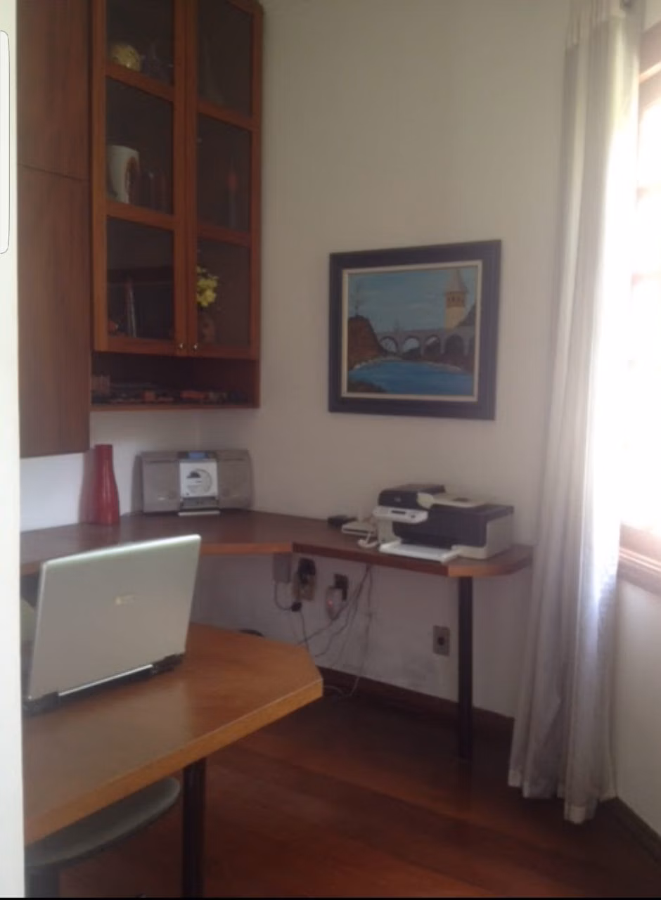 Casa de 430 m² em Barueri, SP