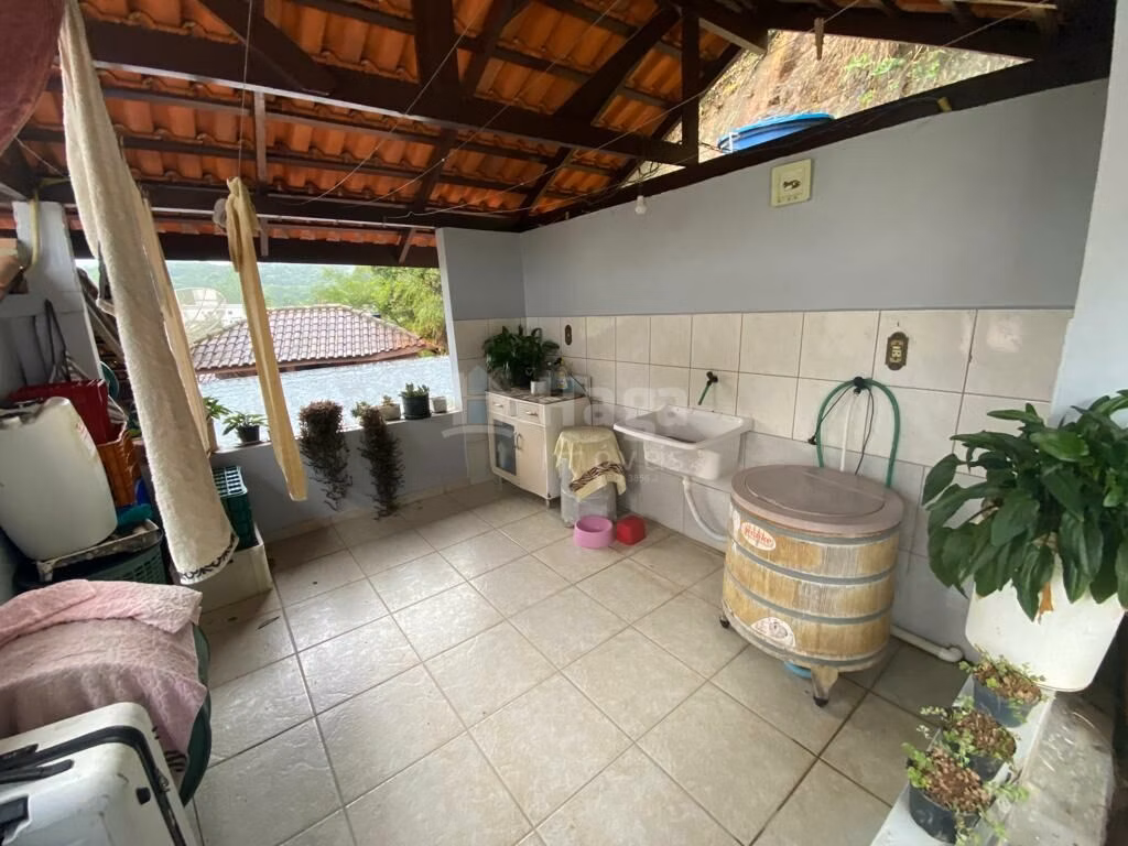 Casa de 450 m² em Brusque, SC