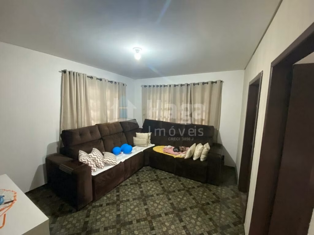 Casa de 450 m² em Brusque, SC