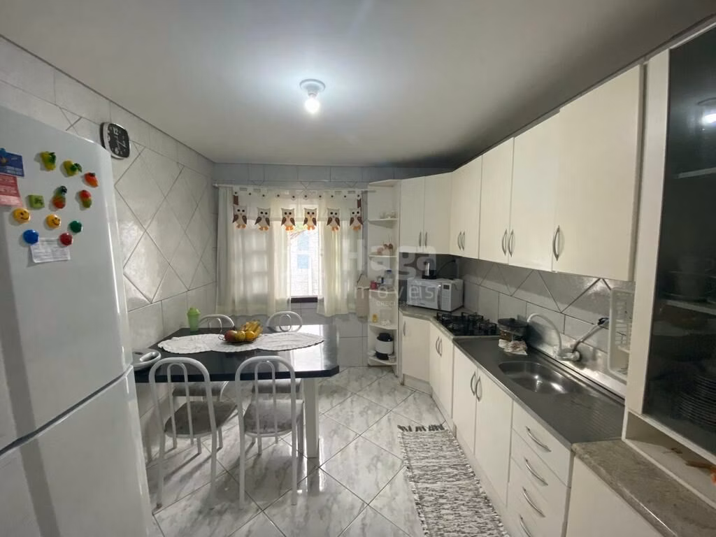 Casa de 450 m² em Brusque, SC