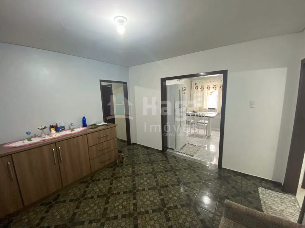 Casa de 450 m² em Brusque, SC