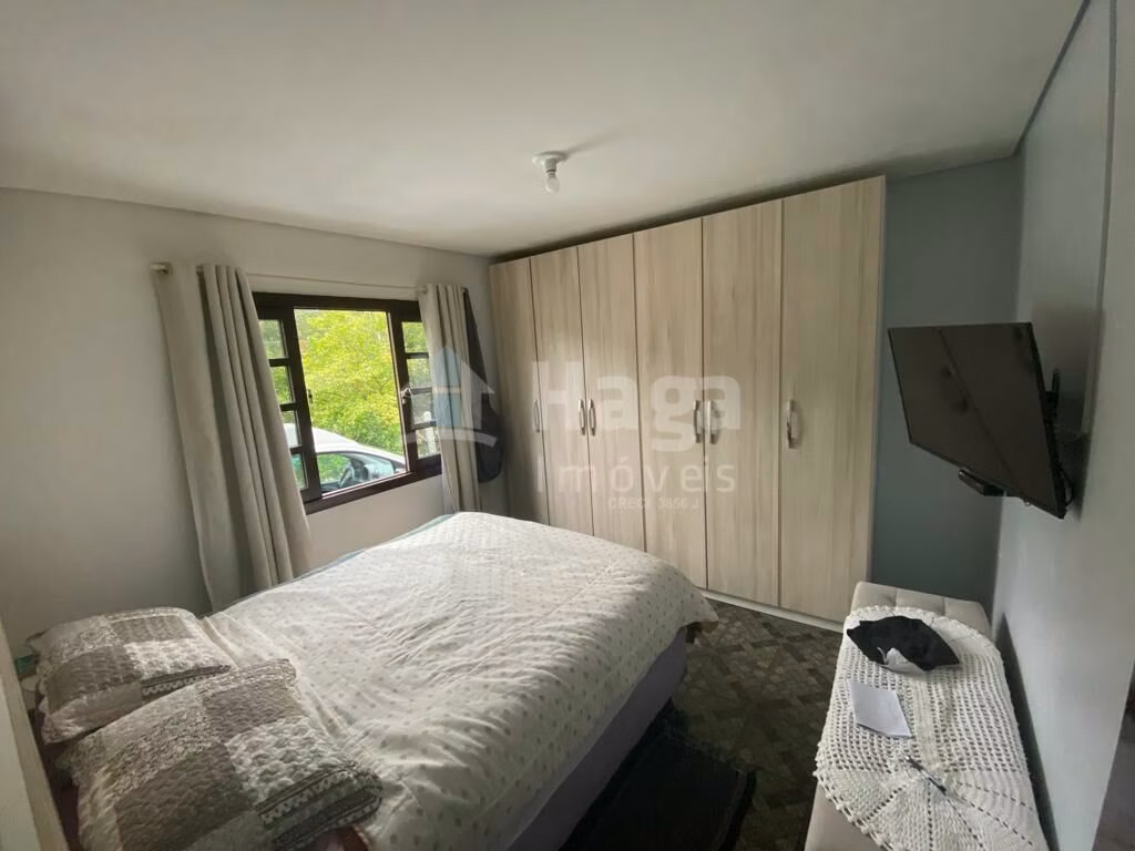 Casa de 450 m² em Brusque, SC