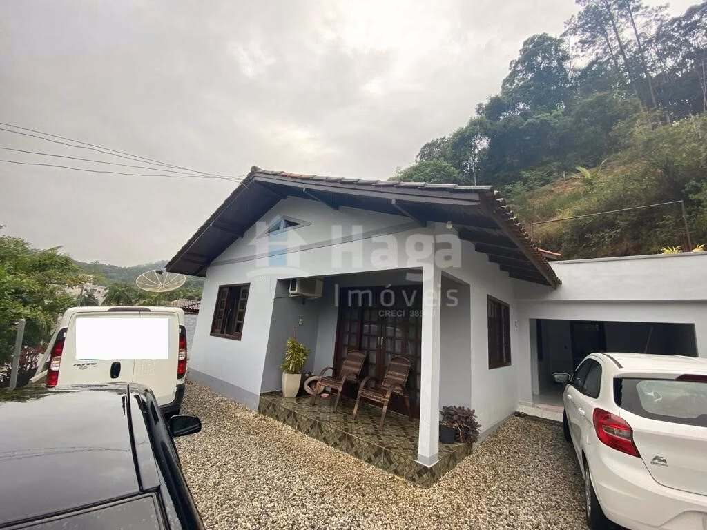 Casa de 450 m² em Brusque, SC