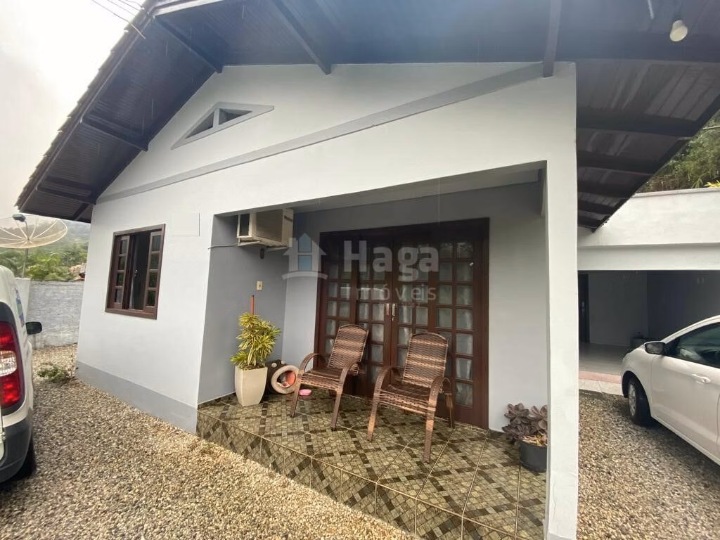 Casa de 450 m² em Brusque, SC