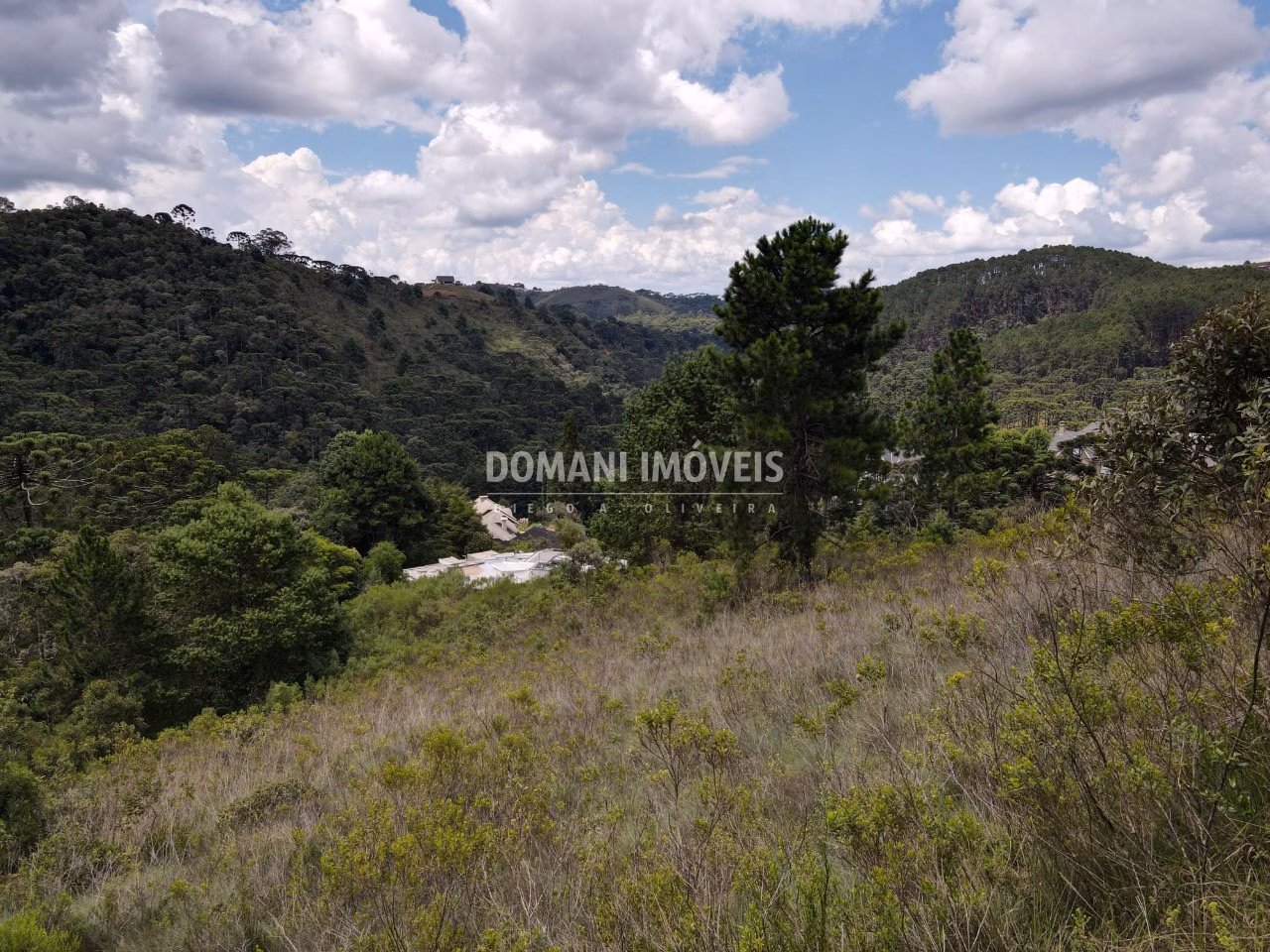 Terreno de 1.980 m² em Campos do Jordão, SP