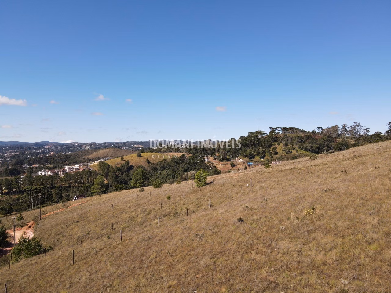 Terreno de 1.240 m² em Campos do Jordão, SP