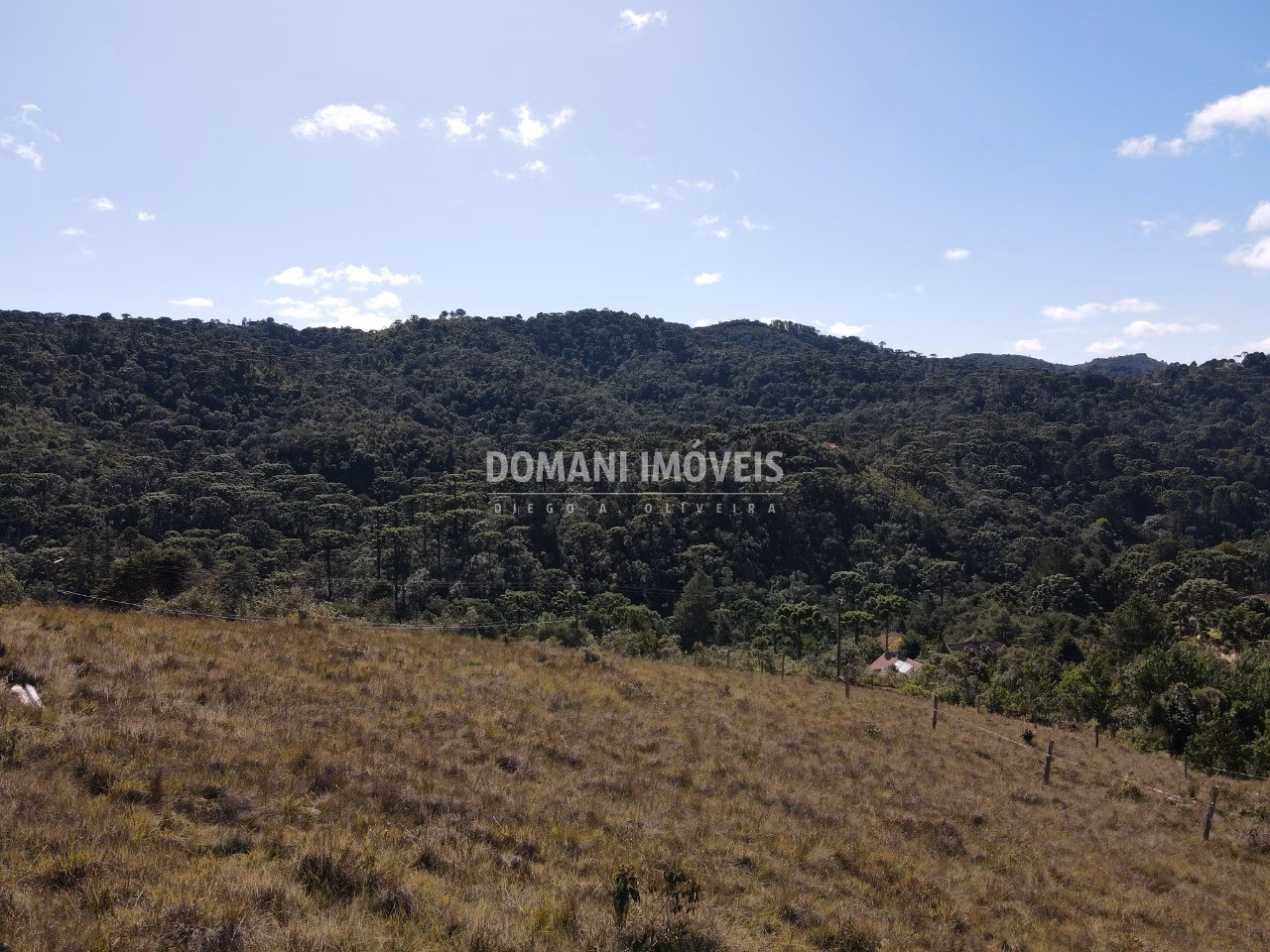 Terreno de 1.240 m² em Campos do Jordão, SP