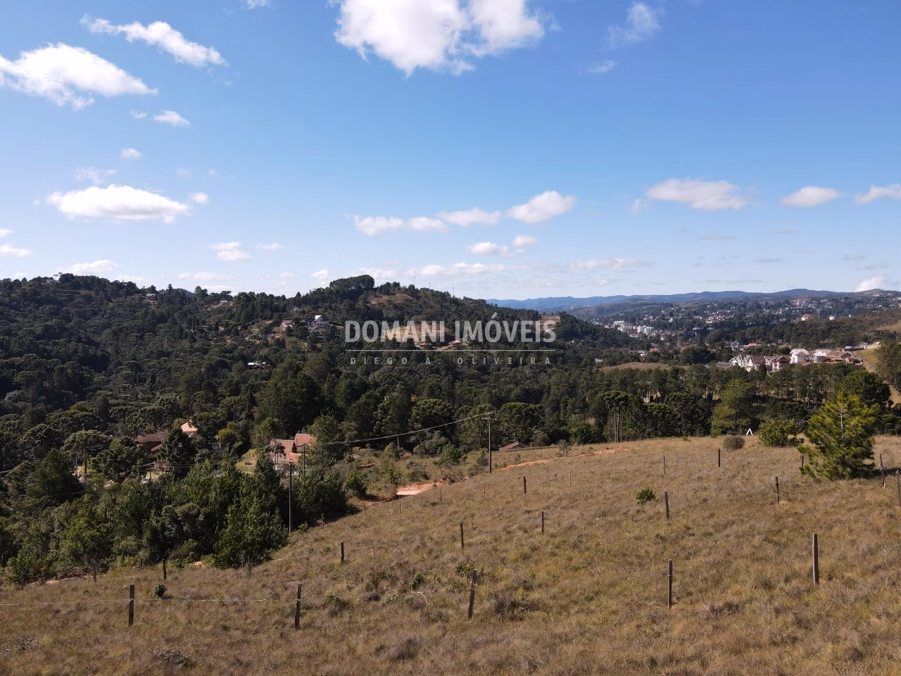 Terreno de 1.240 m² em Campos do Jordão, SP