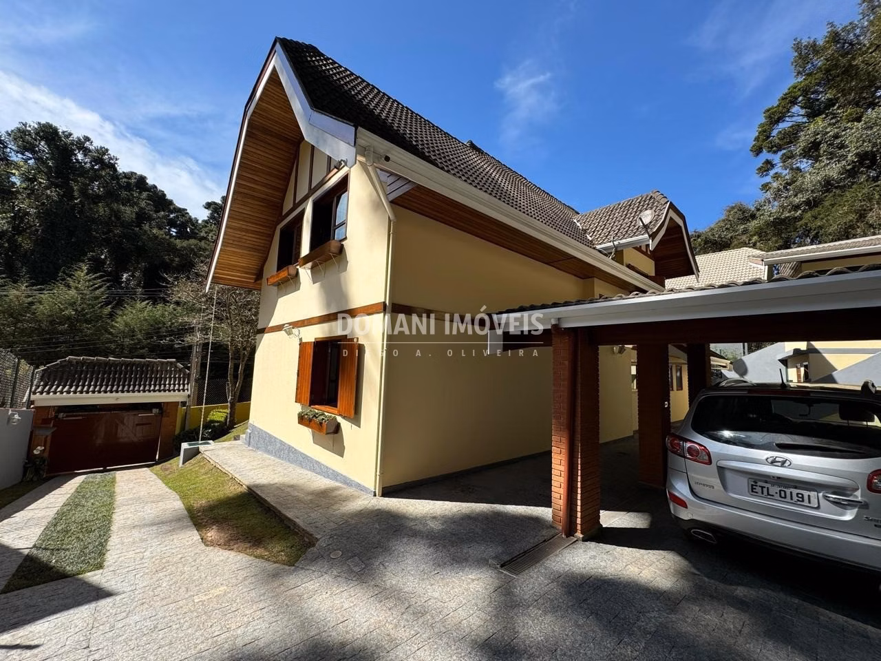 Casa de 1.120 m² em Campos do Jordão, SP