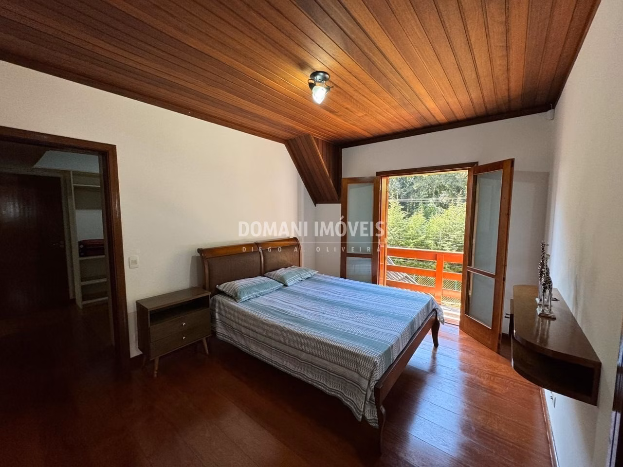 Casa de 1.120 m² em Campos do Jordão, SP