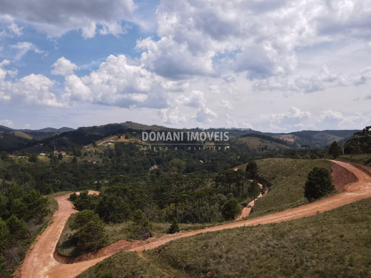 Terreno de 1.100 m² em Campos do Jordão, SP