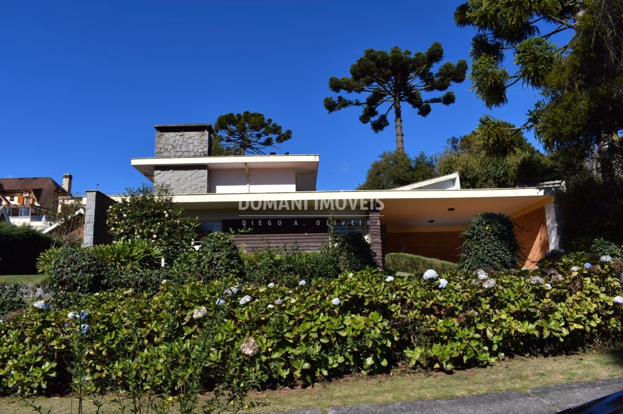 Casa de 930 m² em Campos do Jordão, SP
