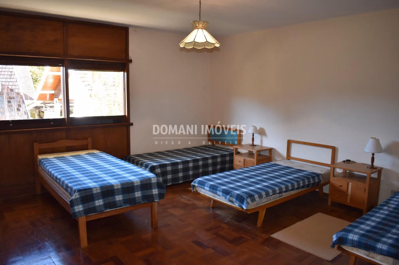 Casa de 930 m² em Campos do Jordão, SP