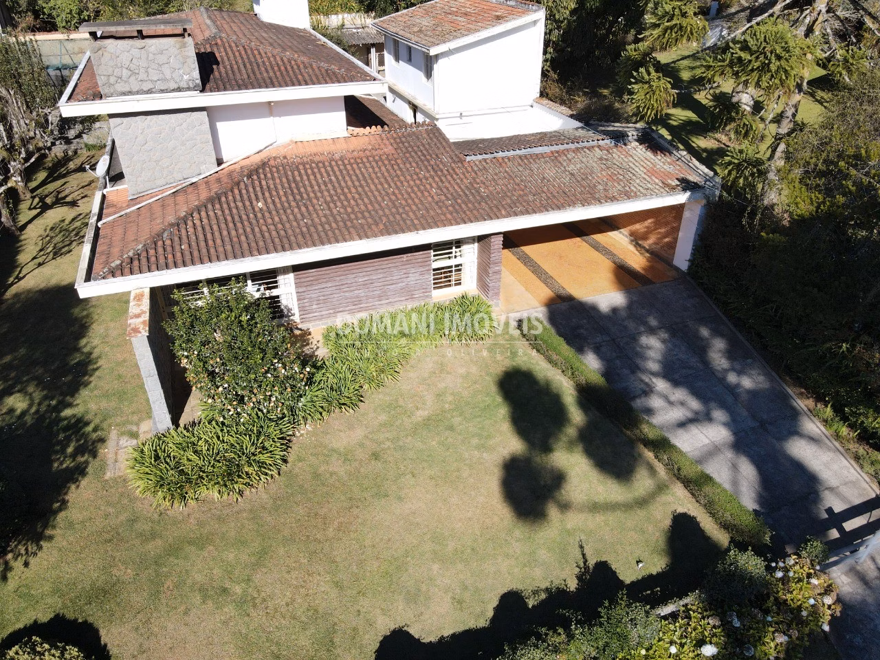 Casa de 930 m² em Campos do Jordão, SP