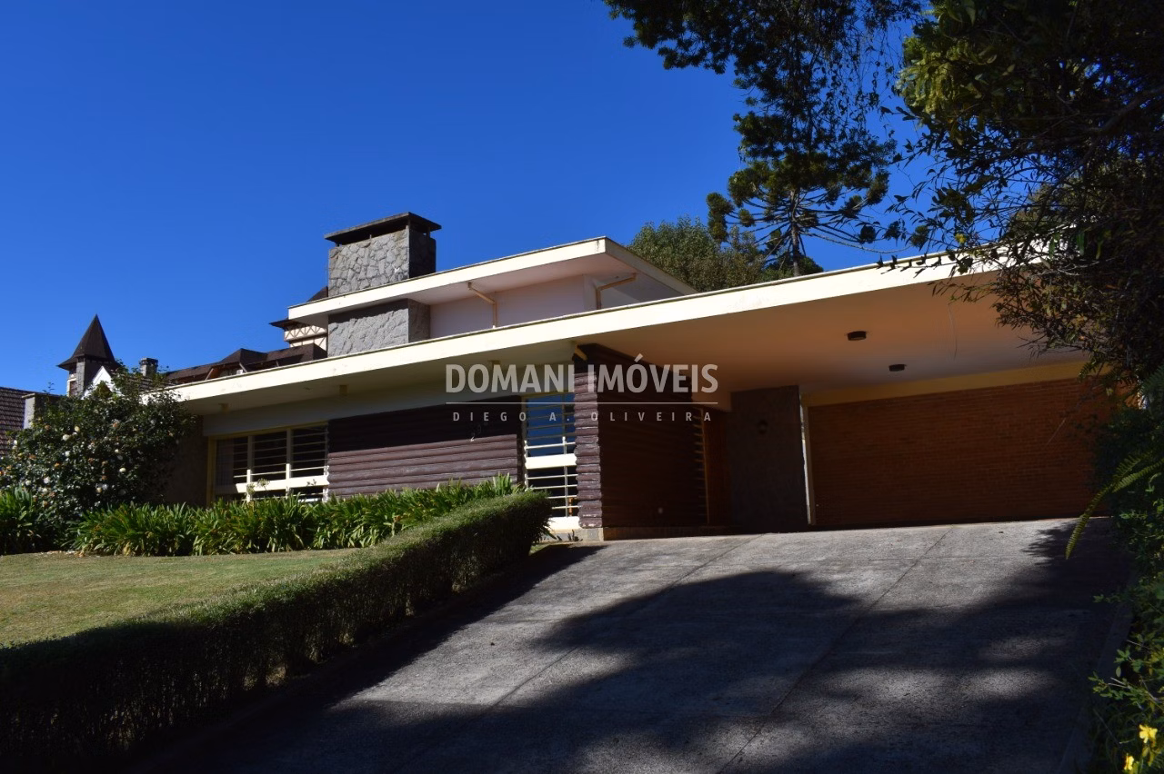 Casa de 930 m² em Campos do Jordão, SP
