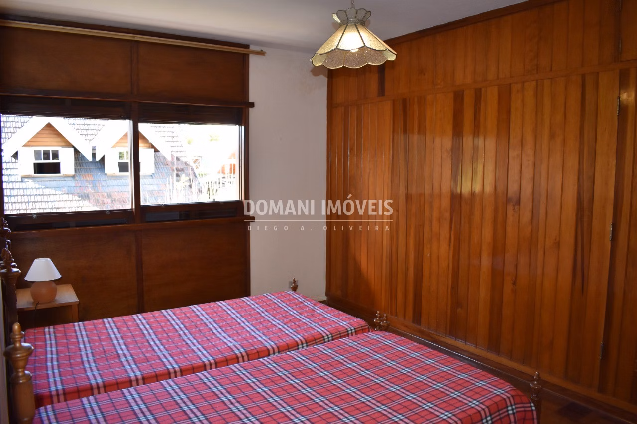 Casa de 930 m² em Campos do Jordão, SP