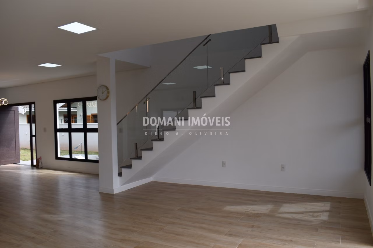 Casa de 500 m² em Campos do Jordão, SP