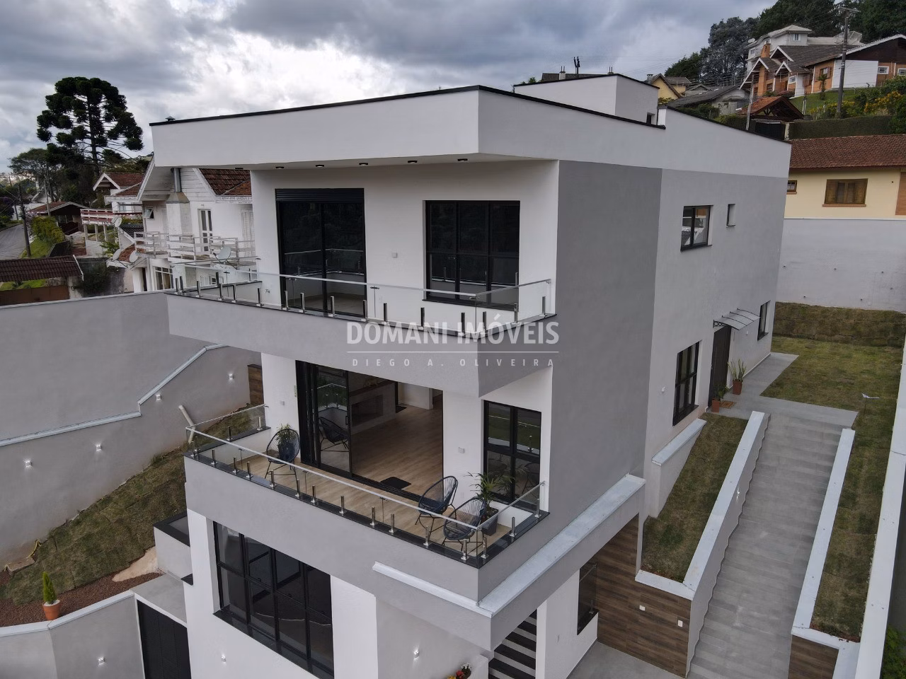 Casa de 500 m² em Campos do Jordão, SP