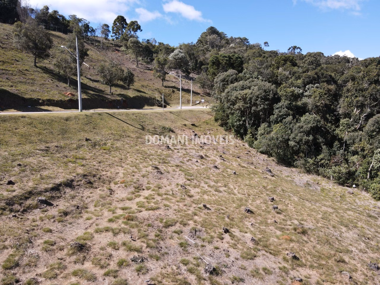 Terreno de 1.350 m² em Campos do Jordão, SP
