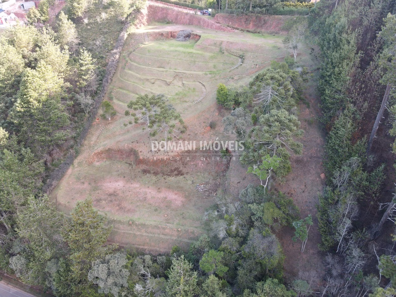 Terreno de 6.150 m² em Campos do Jordão, SP