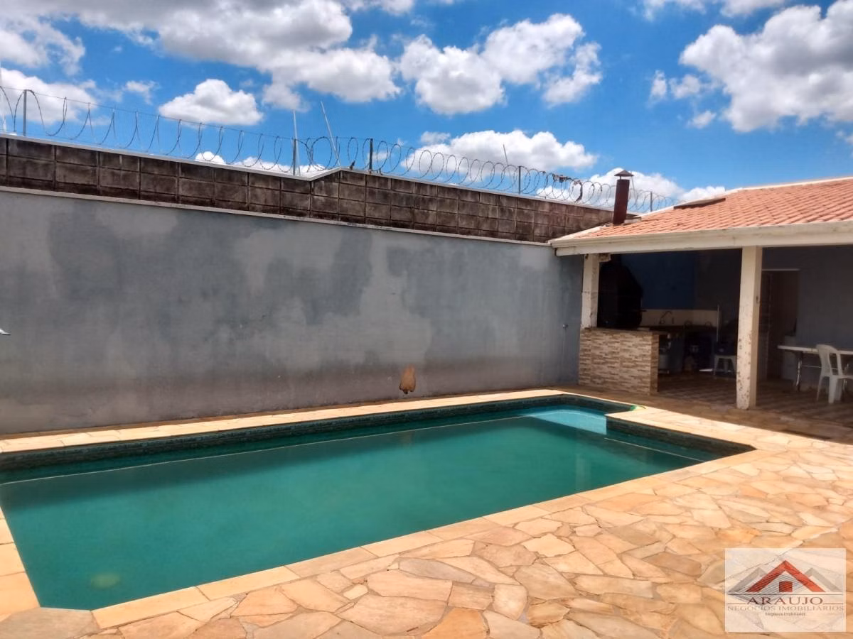 Casa de 330 m² em Paulínia, SP