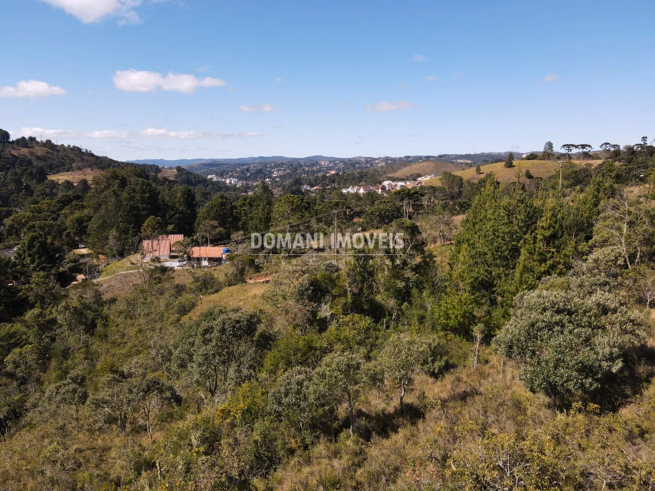 Terreno de 1.020 m² em Campos do Jordão, SP