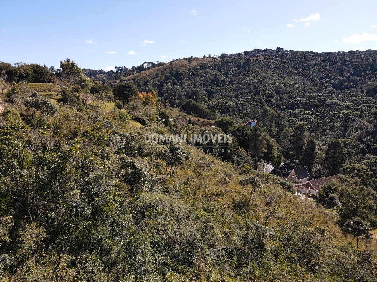 Terreno de 1.020 m² em Campos do Jordão, SP