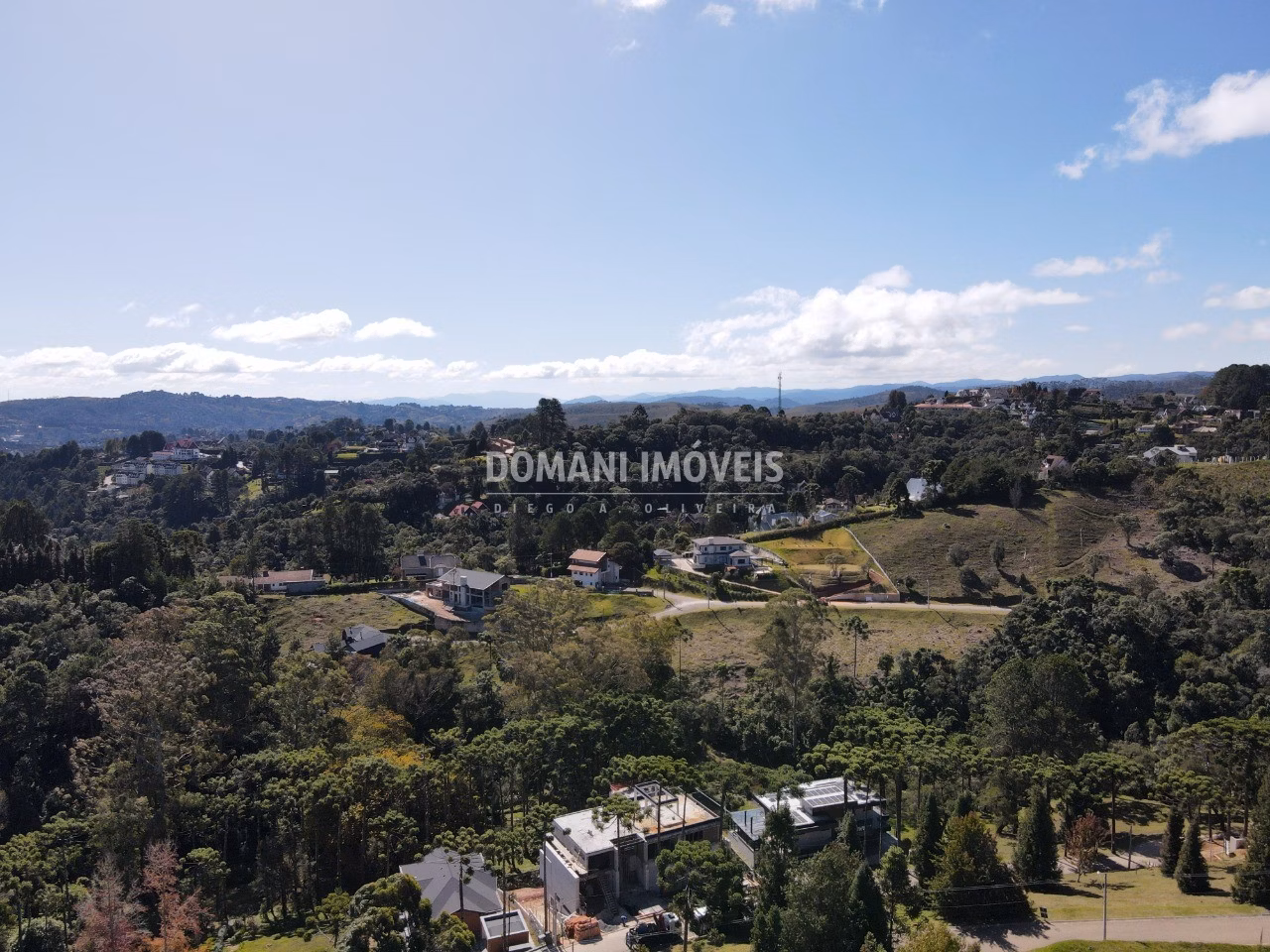 Terreno de 1.300 m² em Campos do Jordão, SP