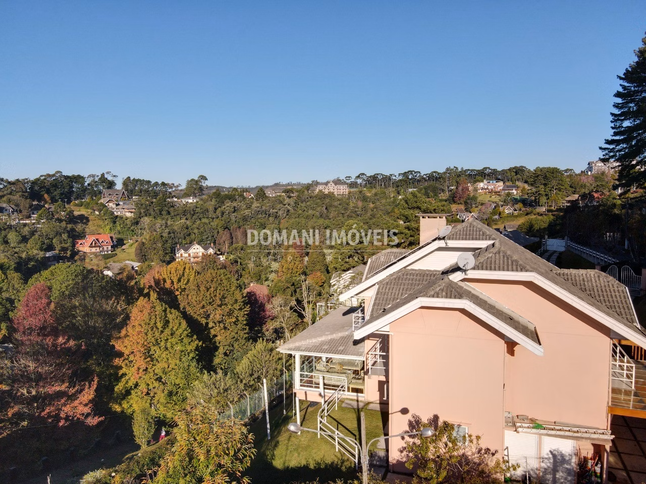 Casa de 1.070 m² em Campos do Jordão, SP