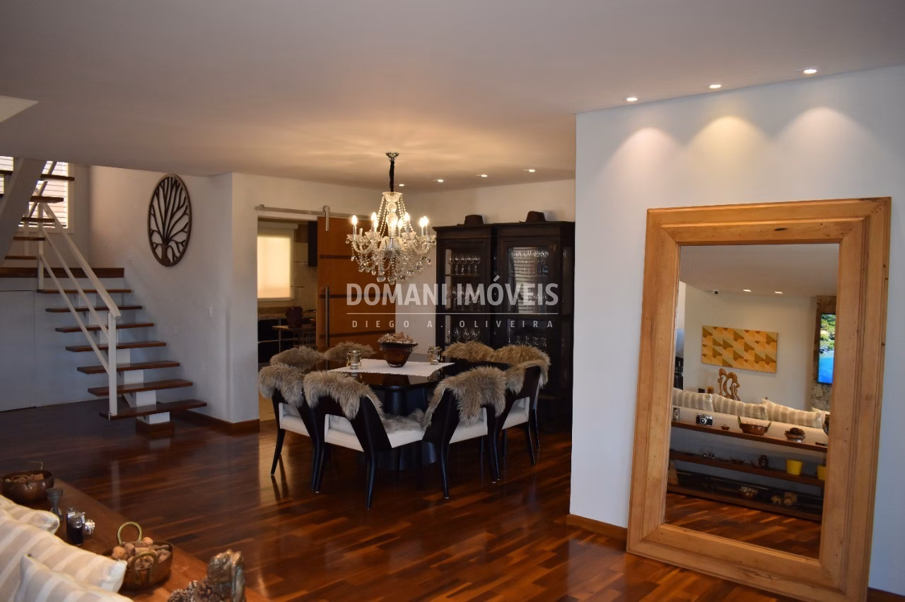 Casa de 1.070 m² em Campos do Jordão, SP