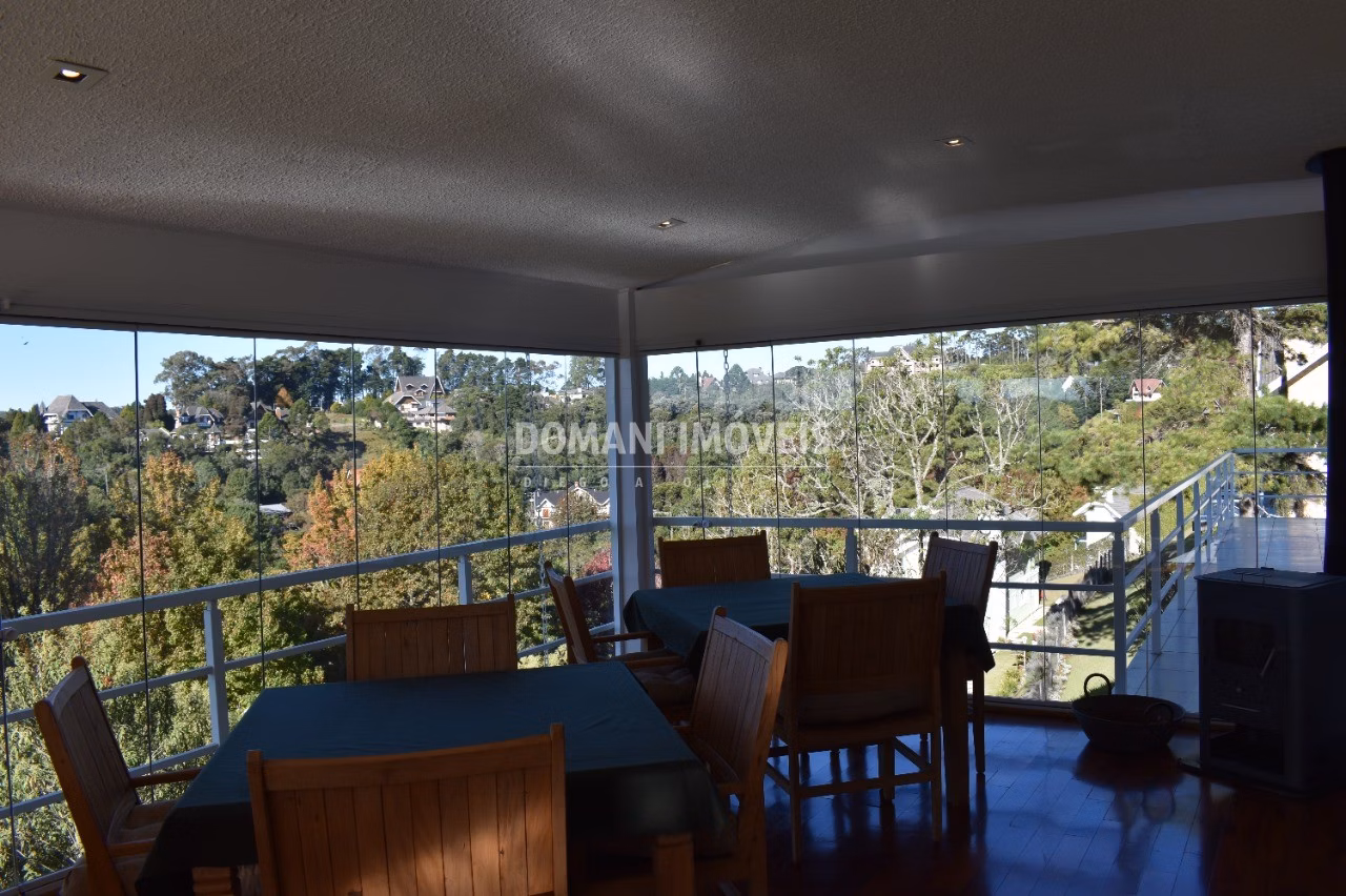 Casa de 1.070 m² em Campos do Jordão, SP