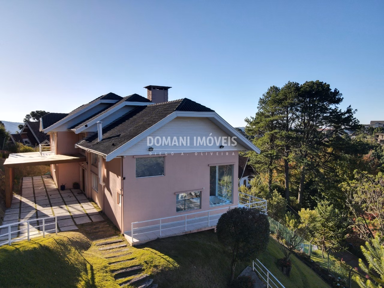 Casa de 1.070 m² em Campos do Jordão, SP