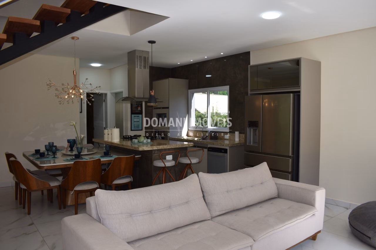 Casa de 1.090 m² em Campos do Jordão, SP