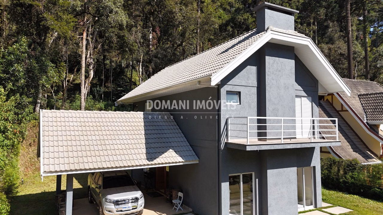 Casa de 1.090 m² em Campos do Jordão, SP