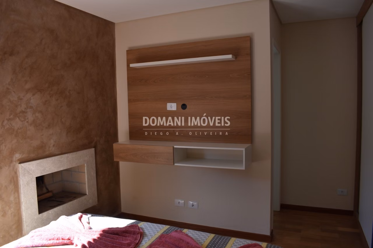 Casa de 1.090 m² em Campos do Jordão, SP