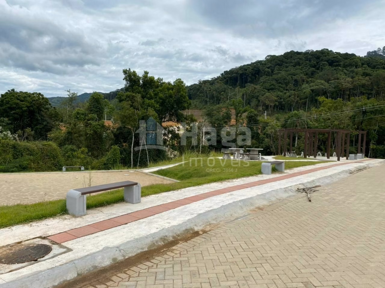 Terreno de 280 m² em Brusque, SC