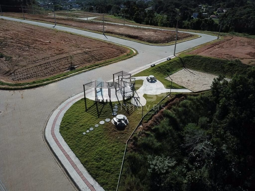 Terreno de 280 m² em Brusque, SC