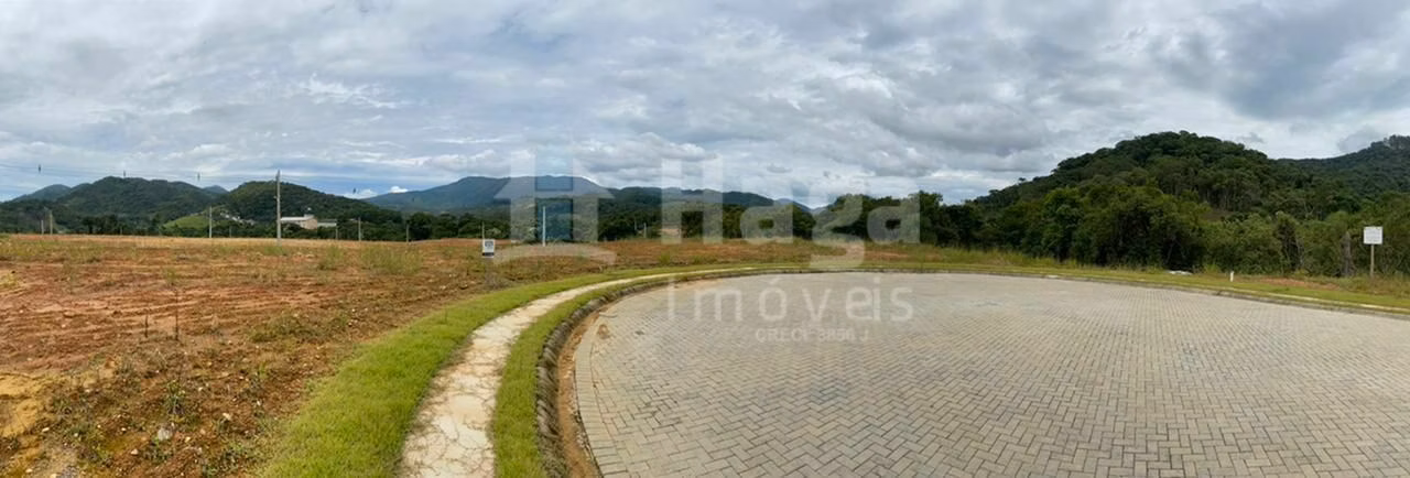 Terreno de 280 m² em Brusque, SC