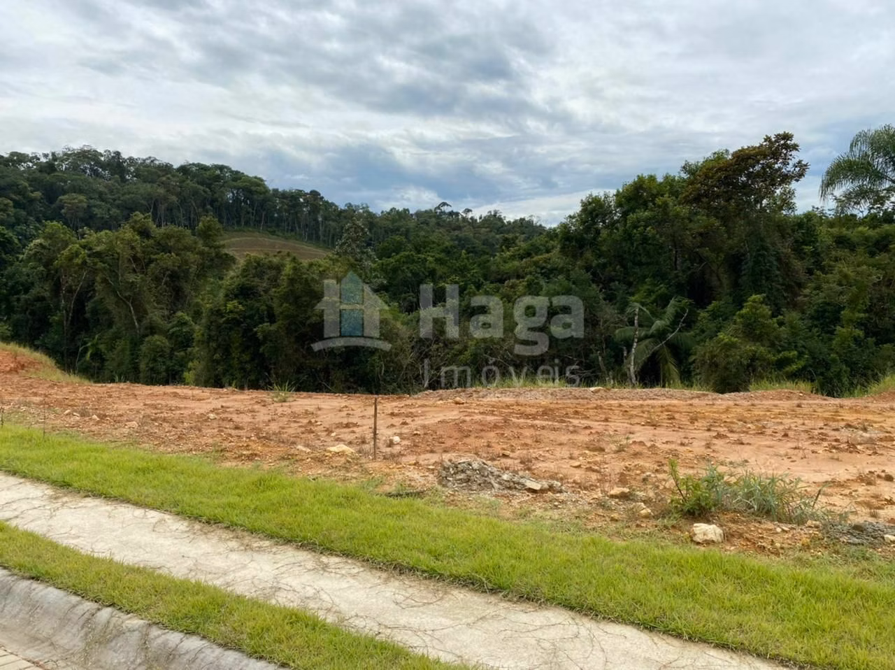 Terreno de 280 m² em Brusque, SC