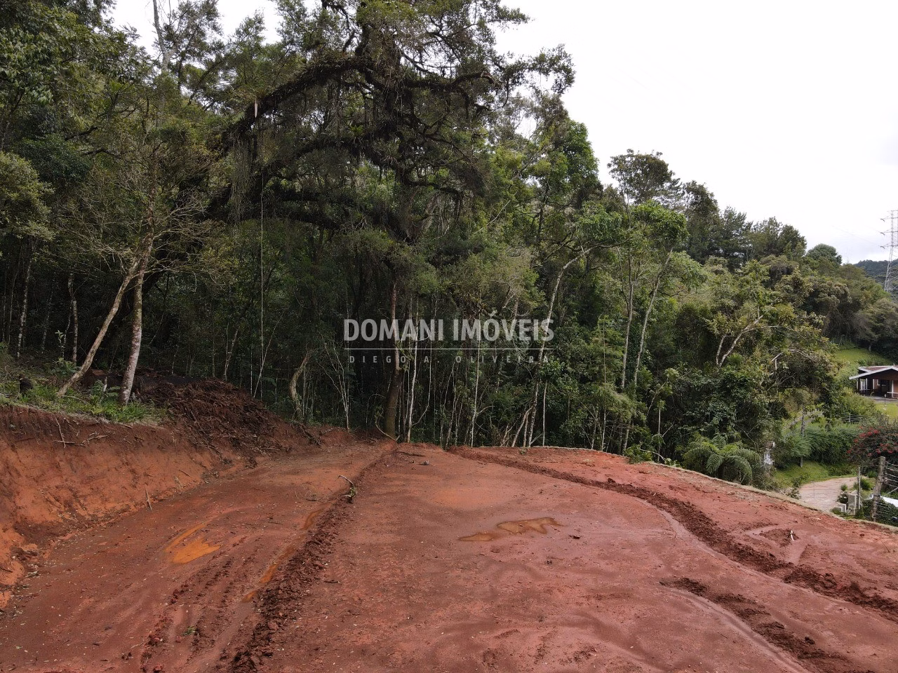 Terreno de 965 m² em Campos do Jordão, SP