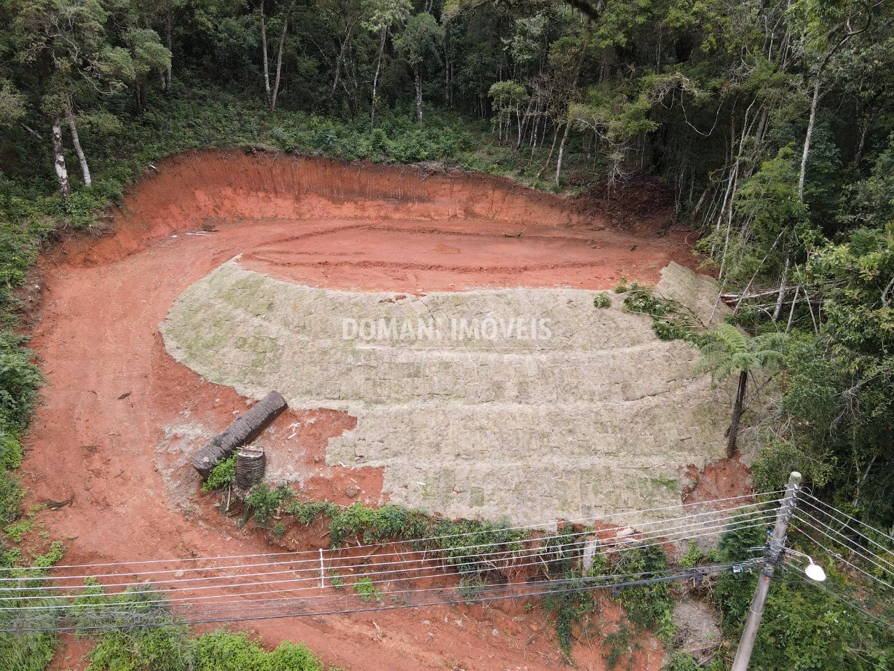 Terreno de 965 m² em Campos do Jordão, SP