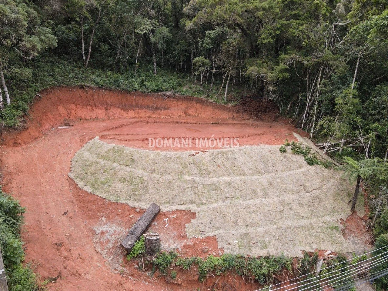 Terreno de 965 m² em Campos do Jordão, SP
